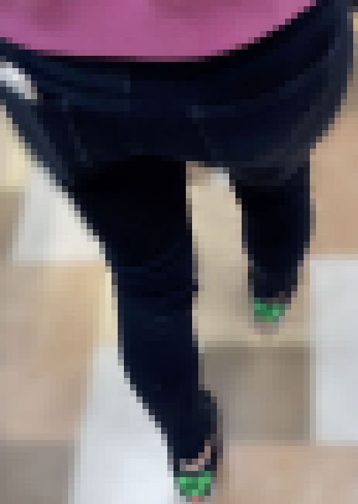 124 清楚で可愛い女子大生の黒スキニー尻　サンプル画像1