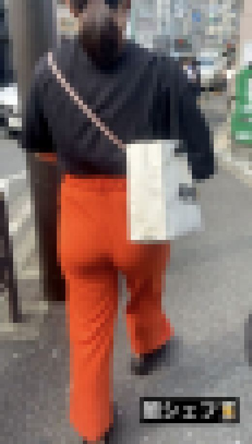 【着衣尻⑥】赤色10代の極上尻肉　サンプル画像1