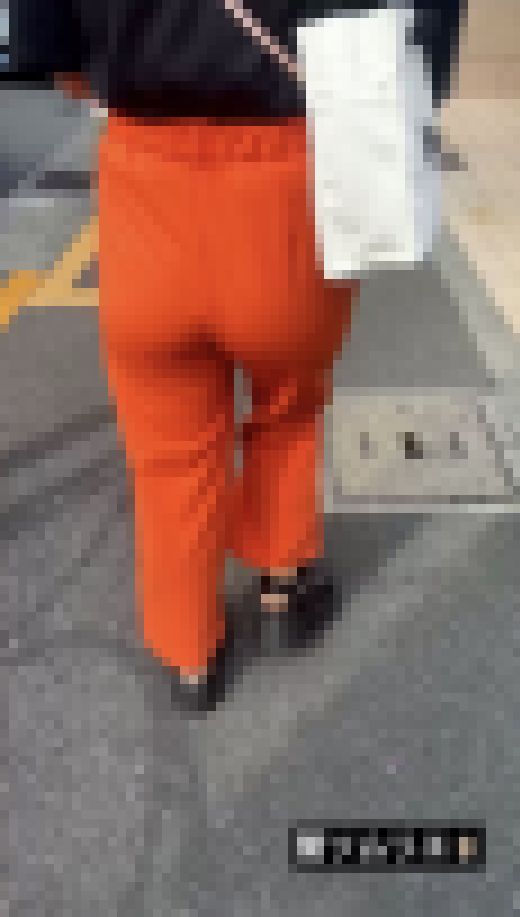 【着衣尻⑥】赤色10代の極上尻肉　サンプル画像2