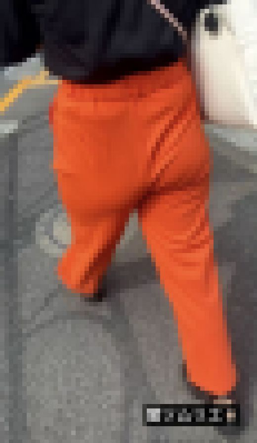 【着衣尻⑥】赤色10代の極上尻肉　サンプル画像3