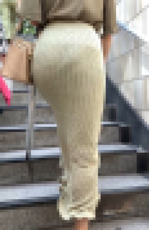 【OLシリーズ】お尻のパンティーラインがガッツり見えてエロいOLの後ろ姿【74】　サンプル画像2