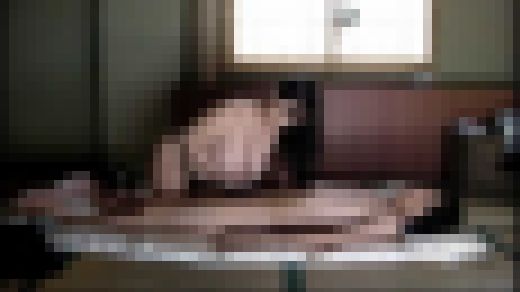 隠し撮りして勝手に発売しました。熟女マッサージ師を呼んだらむらむらしてチンポは興奮!収まりつかず… Part 1 IQPA-03 サンプル画像3