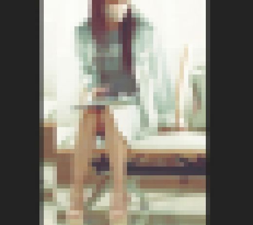 セレブ感漂う美人妻□待合室で脚が開いちゃいました□　サンプル画像2