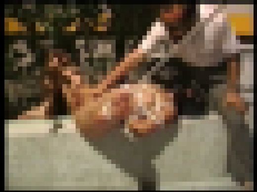 生ゴム肉Ｍ女全頭マスク　鞭打ち野外　Part 1　サンプル画像2