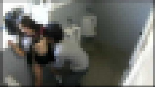 公衆●所 嫌がっているふりをして感じる即ハメ変態女子隠し撮り Part 1 IQPA-061_1 サンプル画像2
