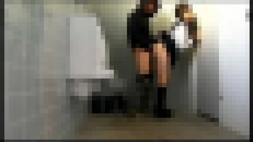公衆●所 嫌がっているふりをして感じる即ハメ変態女子隠し撮り Part 3 IQPA-061_3 サンプル画像1