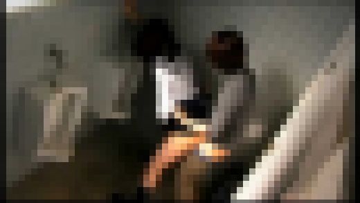 公衆●所 嫌がっているふりをして感じる即ハメ変態女子隠し撮り Part 3 IQPA-061_3 サンプル画像3