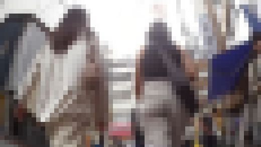 柔らか大ベージュパンツ　サンプル画像1