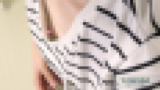 【胸チラ盗●】有名ミュージシャンの2世娘来店。美乳首の女子大生【ベーシストの日常Vol.11】 サンプル画像3
