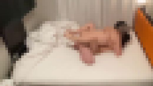 新作【素人個人撮影】21歳男慣れしてない真面目ちゃんの処女喪失!痛みに耐えながら初めましてのおじさんと初体験しちゃう【前編】 サンプル画像3