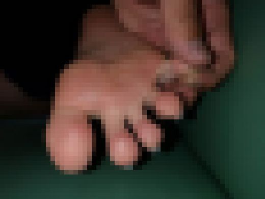 No.18で撮影している19歳仕事帰りちーちゃんの足裏撮影風景の動画　サンプル画像3