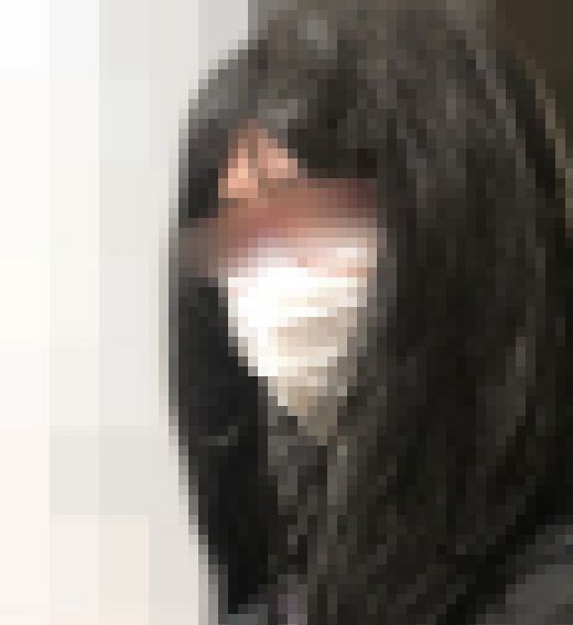 【電車***】【リアル】強気に抵抗してくるメガネの女の子、最後は横からねじ込むっ！！　サンプル画像1