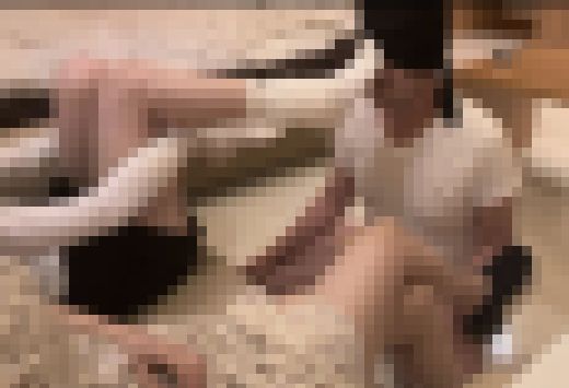 素人S女2人組『顔面踏みつけの刑』　サンプル画像3