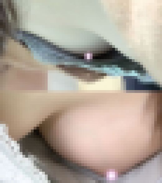 【集荷客胸チラ】清楚系美女/緩んだ胸元ズームしたら乳首丸見え【パンチラ/胸チラ】　サンプル画像2