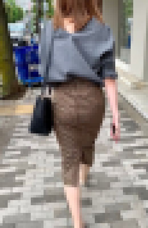 【OLシリーズ】デカ尻エロスレンダー体型の美尻OLの街中闊歩シーン【145】　サンプル画像2