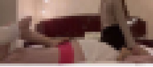 素人女子2人組　（M男天国　首絞め顔面騎乗足コキコラボ）　サンプル画像2