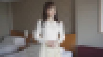 清楚で美巨乳の28歳の人妻が他人棒を挿入されて快感に顔を歪め何度も絶頂して体を震わせる サンプル画像1