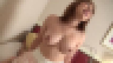 色白美巨乳の20歳女子大生が生挿入され敏感な体をビクつかせて喘ぎまくる サンプル画像3