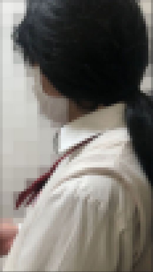 【電車***】【リアル志向】低身長芋っ娘ムッツリちゃん、お触り無抵抗、平気なフリして中はグチョグチョwww サンプル画像3