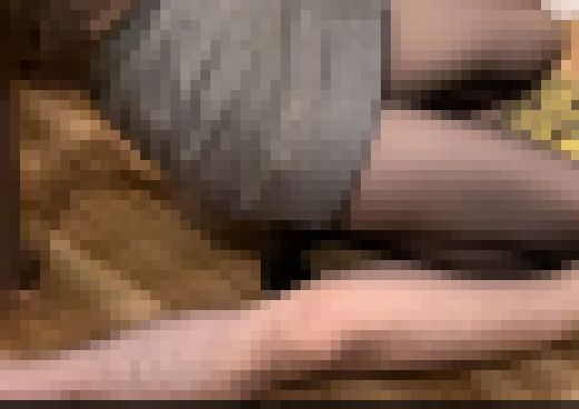 素人女子　パンストで電気アンマの刑　サンプル画像3