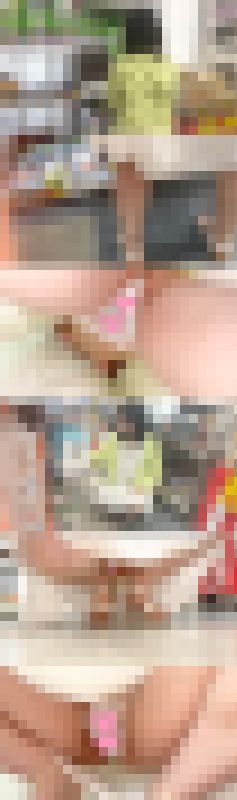 紐パンティずれハプニング♡美女のパイパンおまんこ近距離射撃♡ローアングル/M字開脚/食い込み【素人/逆さ　サンプル画像1