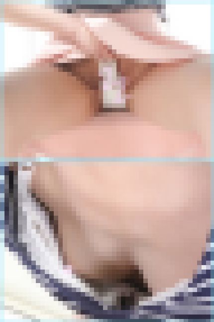 成長期女子/緩んだ胸元から未発達な美乳が丸見えでした。【個別指導塾/胸チラ/パンチラ】　サンプル画像3