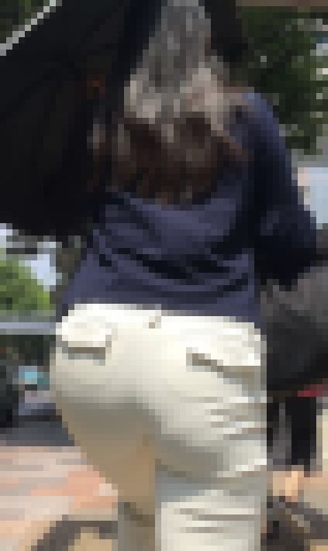 「絶世の美人妻！お見事なピチピチ白パンツ」　サンプル画像3