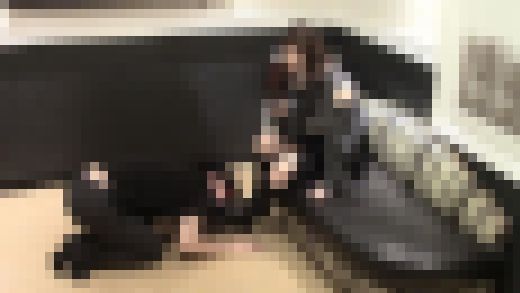 【新作】【閲覧注意】化粧品メーカー勤務 ドS美人OL様によるブーツでM男踏みつけ ブチギレ罵倒足コキいじめ サンプル画像1
