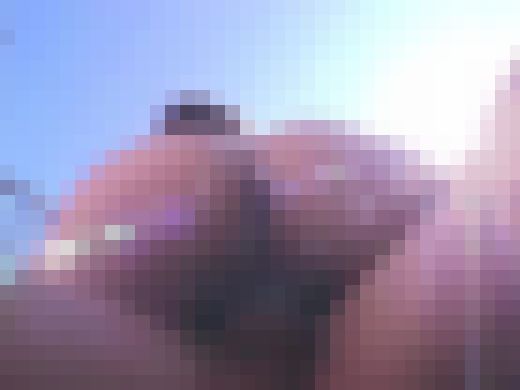 【ジャネス】公衆の面前でバレないようにこっそりハメル変態カップル #001 DFTA-052-01　サンプル画像3