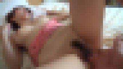 色白Fカップカップの22歳女子大生が巨根で突かれて快感にアソコをビショ濡れにして喘ぐ　サンプル画像2