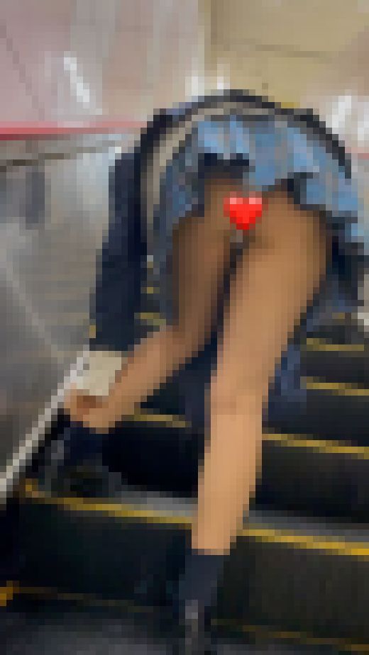 女子学生盗撮日記112 青チェック続・超アイドル級小悪魔清楚系童顔J系を電車内とトイレ内で盗撮【※完全主観28分超撮影】　サンプル画像2