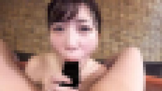 【露天風呂】笑顔が素敵な不倫妻と温泉でひと時の休息‼　サンプル画像2
