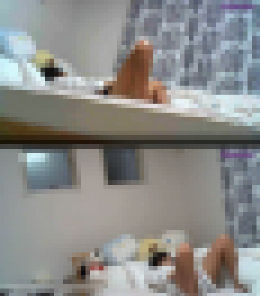 義理の娘 K 1 家庭内隠撮004（部屋でオナニー②２アングル）　サンプル画像1
