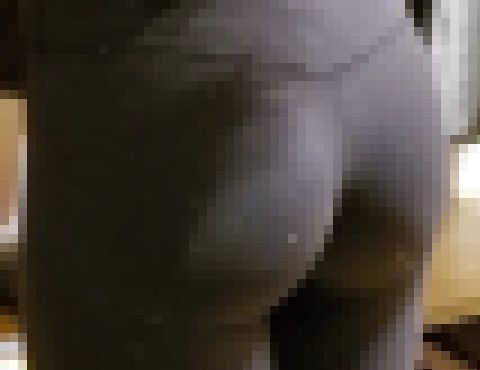 【フルHD】使い込んだレギンスの桃尻　サンプル画像3