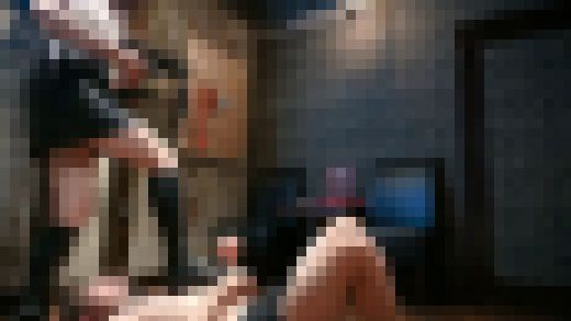 ぴちぴち20歳女子大生れな様の踏み活👣 私物で使い古したボロボロブーツでの全体重踏みつけ　サンプル画像3
