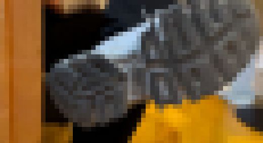 真っ黒な靴底を舐めさせるインフルエンサーあんり様によるM男いじめ　サンプル画像1