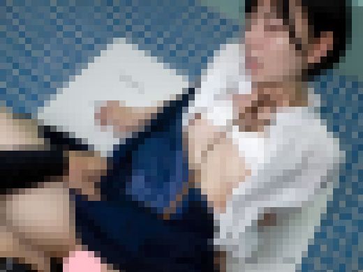 調.教未完成の小ぶりしょうじょ×きちくデカチン×2本…イラマ・口内発射・ごっくん・未成熟マンコへ中出し【前半】 サンプル画像3