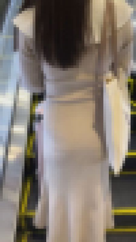 【もっこり美尻！】「旅行中のお上品なモデル(1名)」　サンプル画像1