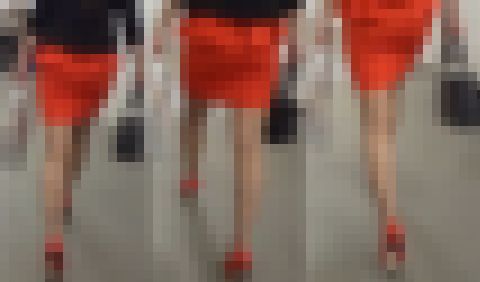 長身で極上美脚のパンストOL　タイトスカートに張りつくエロすぎるお尻のライン　サンプル画像1