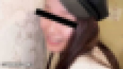「トイレ、ついてってイイですか？」24　デカ尻愛想二重丸美人お姉さんの肛門かき分け極太脱糞＆強気女性のマイペースうんこ初撮り二本　サンプル画像1