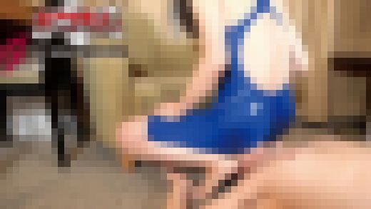 競泳水着高身長痴女の佳奈の無呼吸顔面騎乗&圧搾チン踏み電気アンマ サンプル画像2