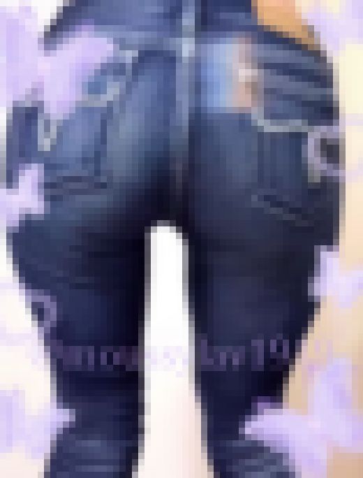 ピチピチデニムの激しいデカ尻ダンス！蝶のように舞うエロ尻ジーンズ❤️　サンプル画像1