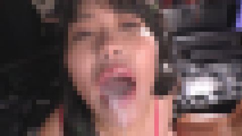 変態男4人がかりで豚ポチャ女を嬲り倒す サンプル画像3