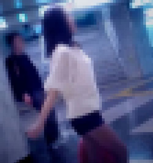 美人お姉さんの微乳の膨らみがイヤらしい　サンプル画像3