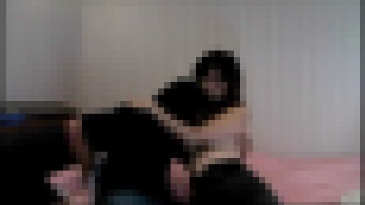 ◆パチンコ依存症の人妻は結構な確率でゲット出来ちゃうんで隠し撮りしました! Part 1 サンプル画像1
