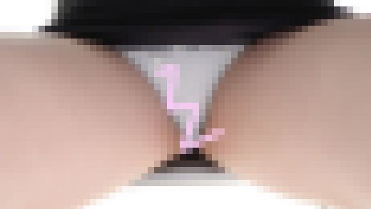【個別指導塾】童顔女子大生が授業中に胸チラ/緩んだ胸元から美乳が乳首まで丸見えでした【パンチラ】　サンプル画像3
