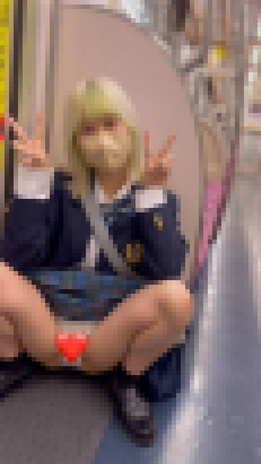 女学盗撮日記128 初登場！！派手髪の激カワ美脚J系を電車内とトイレ内で盗撮【※完全主観28分超　サンプル画像2