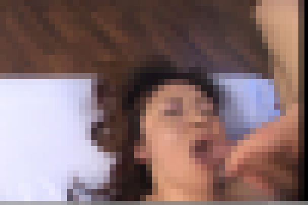 【オナニーに最適】大股開きの騎乗位でヨガる人妻に口内発射！　サンプル画像3
