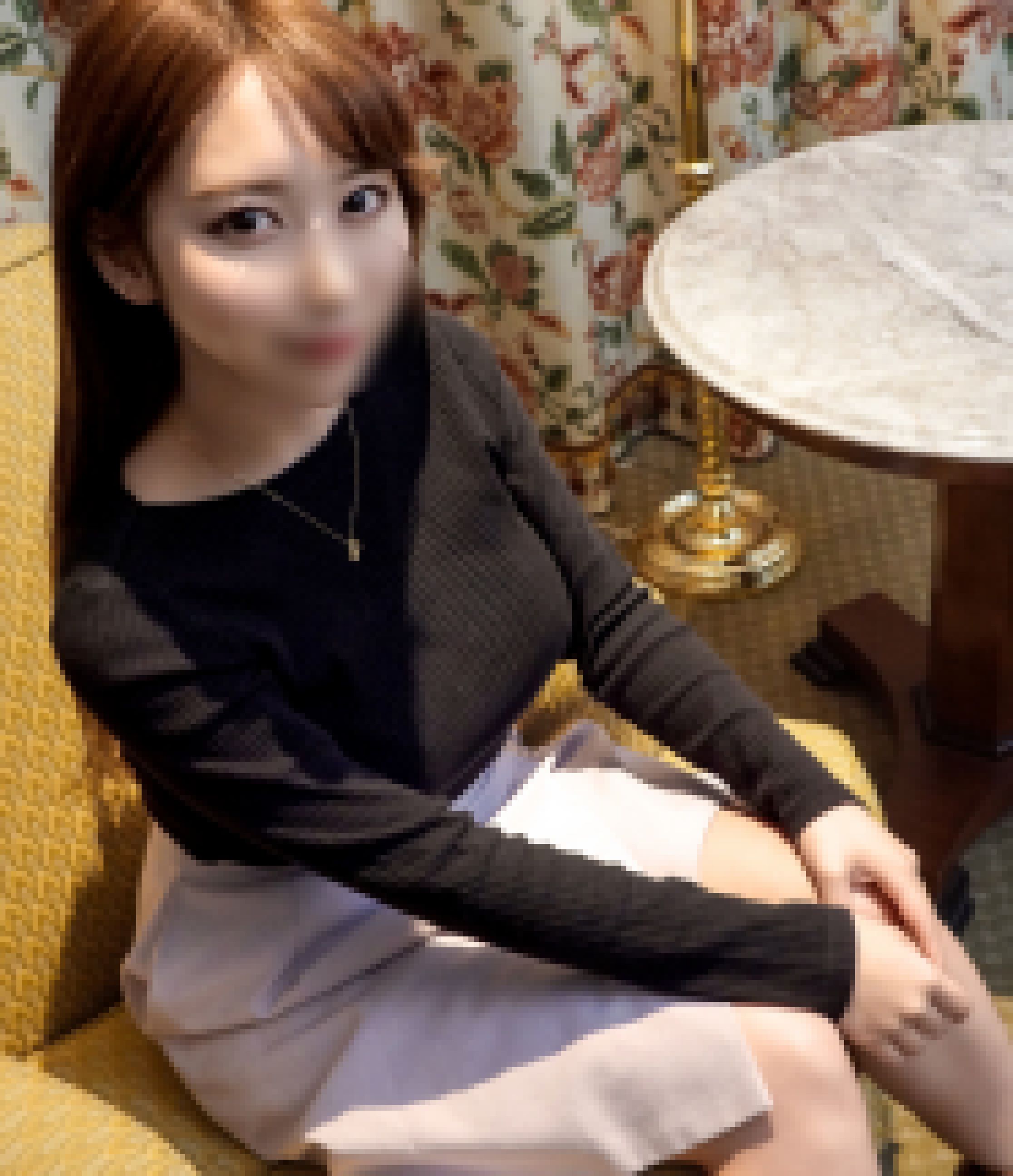 【激震！某有名企業の美人受付嬢をハメ撮りに成功！】出会い系アプリで知り合った巨乳OLをハメ撮り！おっぱいをガンガンに揺らしながら大絶叫する彼女のパイパンマンコに大量中出し！！　無料画像2