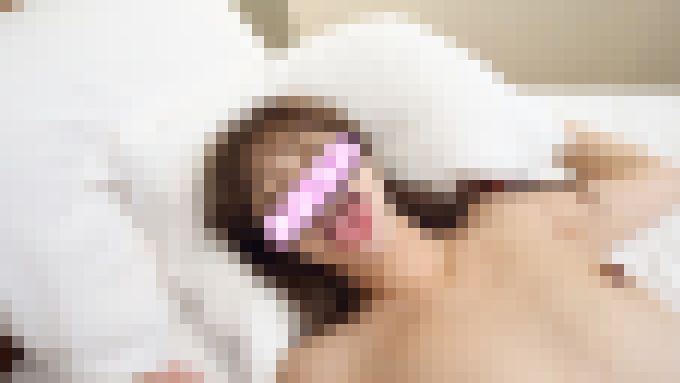 【個撮】激カワ148cmなのに腹筋バッキリなドM看護師！馬並みチンポにイラマきめられキツマンをガン掘りされて笑顔で汁まみれになる過激な個人撮影【販売承諾済み】　無料画像18